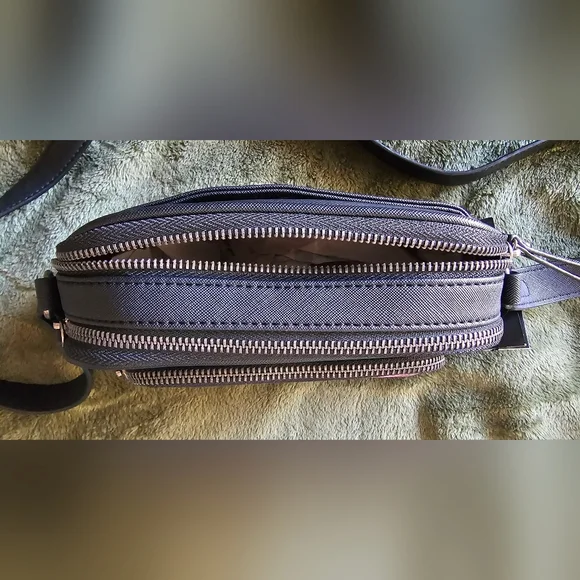 Ed Hardy Black Crossbody Bag - Picture 5 of 5